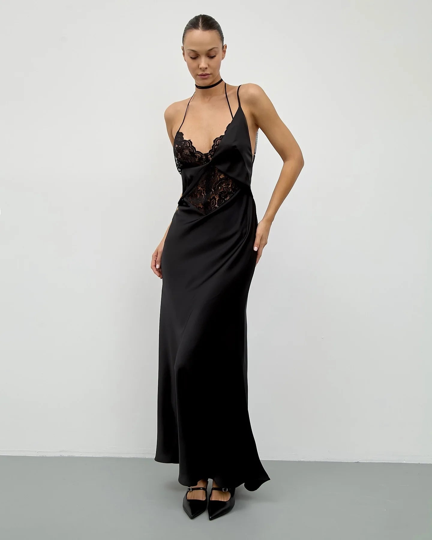 Elegant Silky Fabric Splice Lace Sexy Backless Sleeveless V Neck Halter Strap Dresses Women party Long Dress Ladies Vestidos