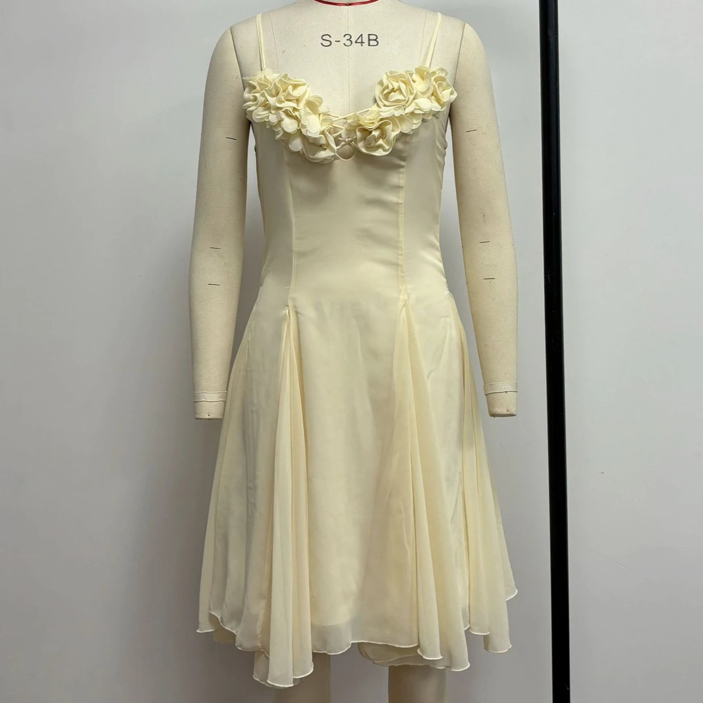 Cream Chiffon 3D Floral Appliques Midi Dress for Women Vintage Sexy Deep V Neck Spaghetti Straps Dresses Summer Party Vestidos
