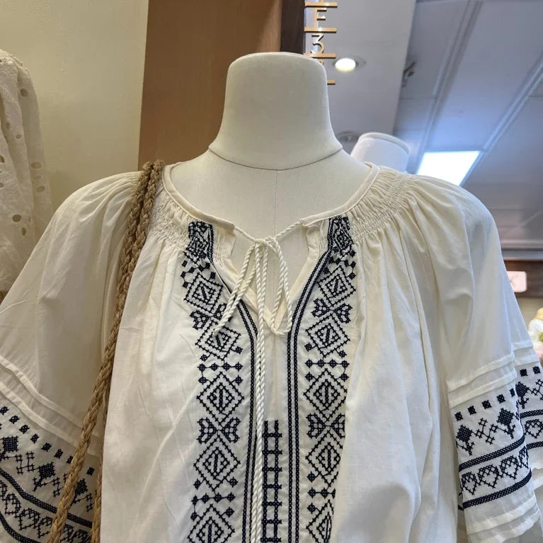 White Cotton Linen Floral Embroidery Blouses Shirts For Women Tops Casual Oversize Loose Blouse Summer Boho Beach Shirt Blusas